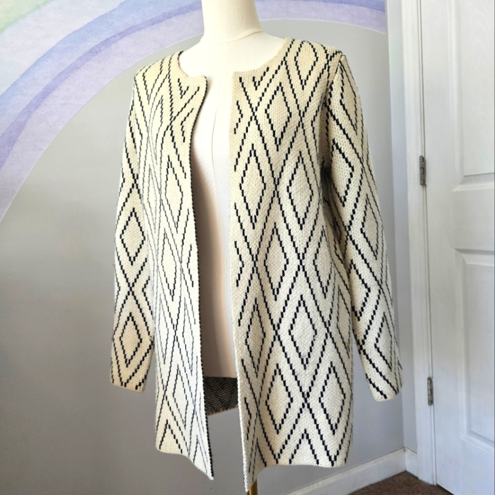 Oliver by Escio Anthropologie | Small | Creme & Black Diamond Cardigan
